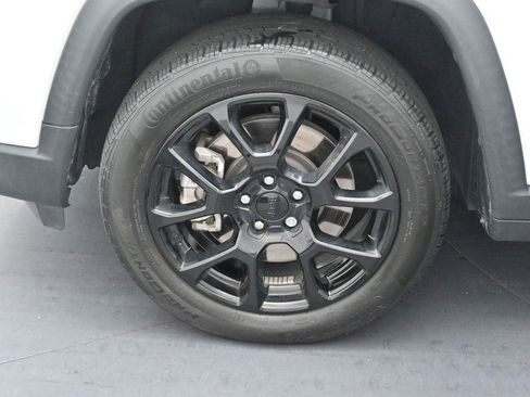 Used 2023 Jeep Compass Latitude AWD/4WD image 31