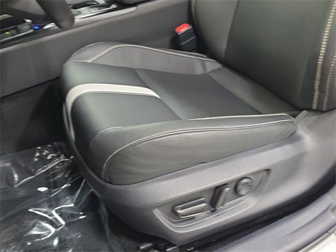 Certified 2025 Toyota Camry SE image 25