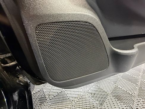 Used 2020 Nissan Versa SV image 27