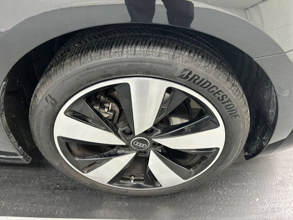 Certified 2025 Audi A5 2.0T Premium w/ Convenience Package AWD/4WD image 9
