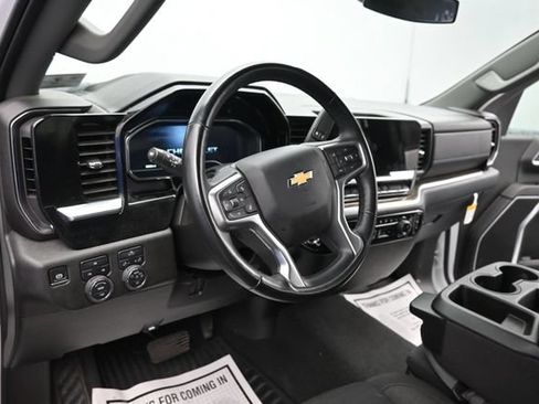 Used 2025 Chevrolet Silverado 2500 LT w/ Convenience Package AWD/4WD image 12