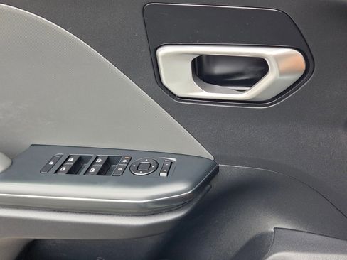 Used 2025 Kia K4 LXS image 29