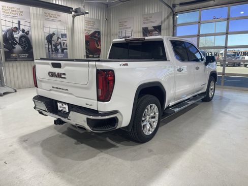 Used 2019 GMC Sierra 1500 SLT w/ SLT Premium Plus Package AWD/4WD image 8