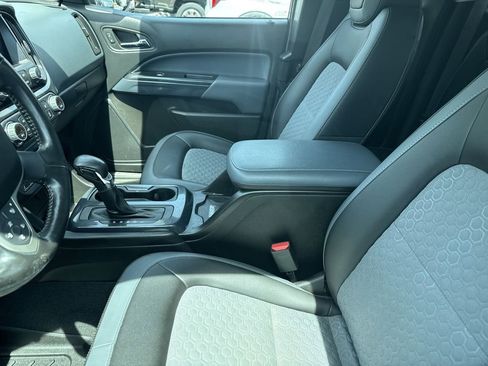 Used 2022 Chevrolet Colorado Z71 image 9