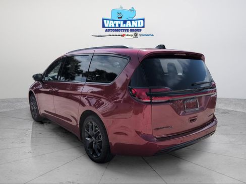 New 2026 Chrysler Pacifica Limited w/ S Appearance Package image 6
