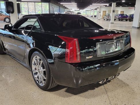 Used 2008 Cadillac XLR V RWD image 12