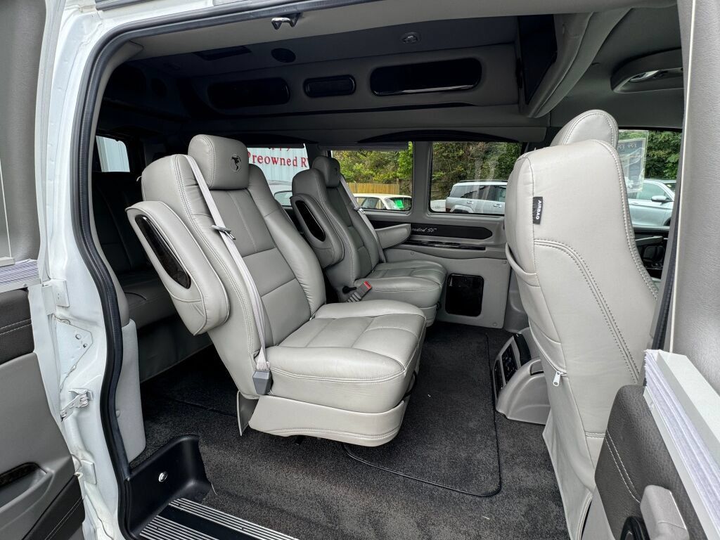 Used 2019 GMC Savana 2500 w/ Enhanced Convenience Package RWD image 17