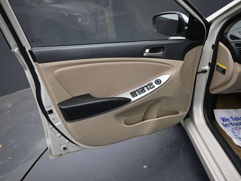 Used 2017 Hyundai Accent SE FWD image 25