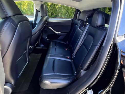 Used 2024 Tesla Model Y Long Range AWD/4WD image 15