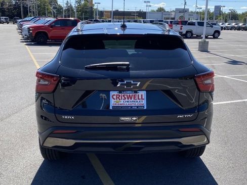 Used 2024 Chevrolet Trax ACTIV w/ Driver Confidence Package image 4