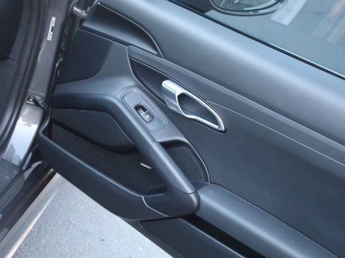 Used 2018 Porsche 718 Cayman RWD image 39