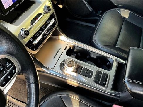 Used 2021 Ford Explorer XLT w/ Equipment Group 202A image 14