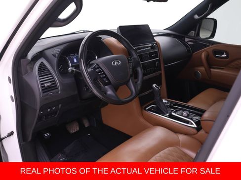 Used 2024 INFINITI QX80 Sensory AWD/4WD image 3
