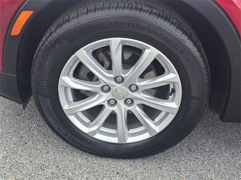 Used 2023 Cadillac XT4 Luxury w/ Cold Weather Package image 9