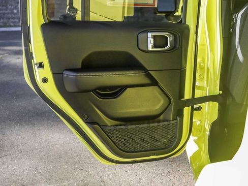 Used 2024 Jeep Wrangler Unlimited Sahara image 19