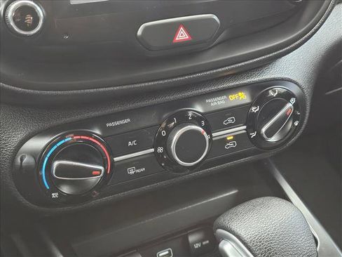 Used 2020 Kia Soul LX image 27