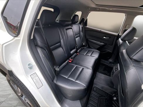 Used 2023 Nissan Rogue SL w/ SL Premium Package image 27