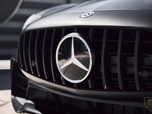 Used 2018 Mercedes-Benz AMG GT R image 5
