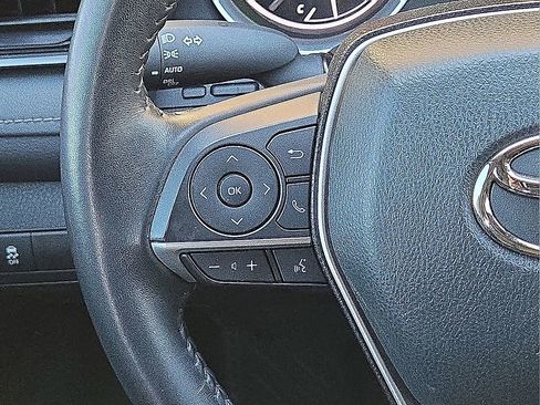 Used 2023 Toyota Camry XLE image 18