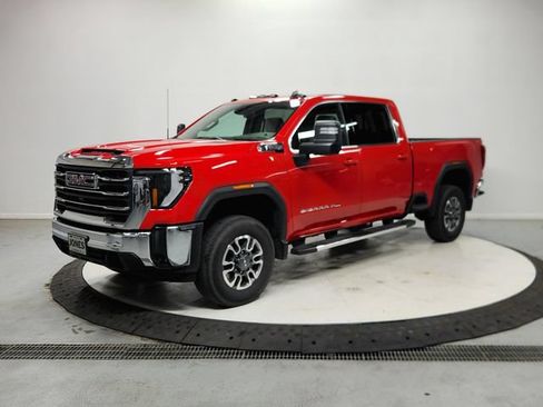 Used 2024 GMC Sierra 2500 SLE w/ SLE Value Package; AWD/4WD image 4