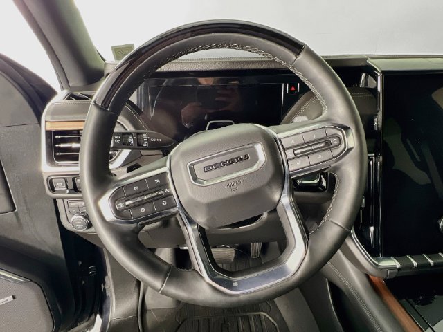 Used 2025 GMC Yukon Denali w/ Denali Reserve Package AWD/4WD image 12