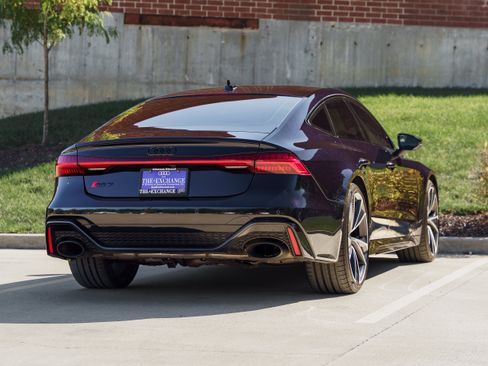 Used 2022 Audi RS 7 Sportback w/ Black Optic Package image 4