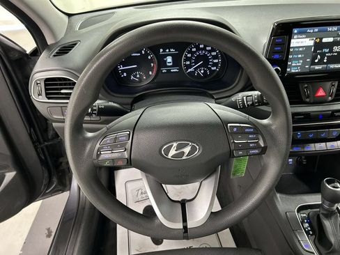 Used 2018 Hyundai Elantra GT FWD image 4