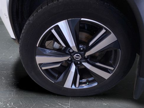 Used 2021 Nissan Rogue Platinum FWD image 30