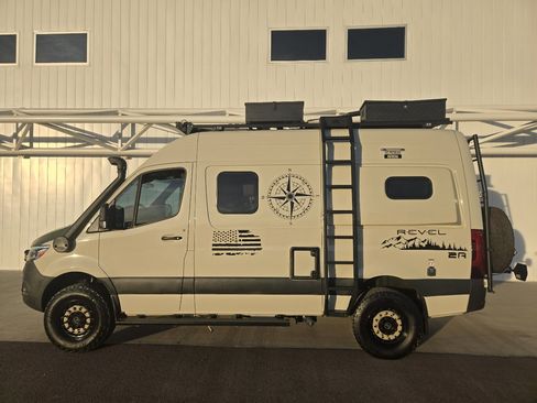 Used 2020 Mercedes-Benz Sprinter 2500 image 12