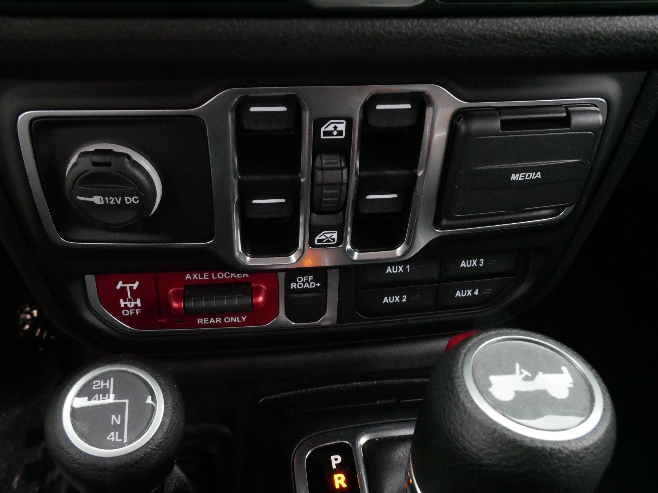 Used 2025 Jeep Wrangler Unlimited Sport AWD/4WD image 30