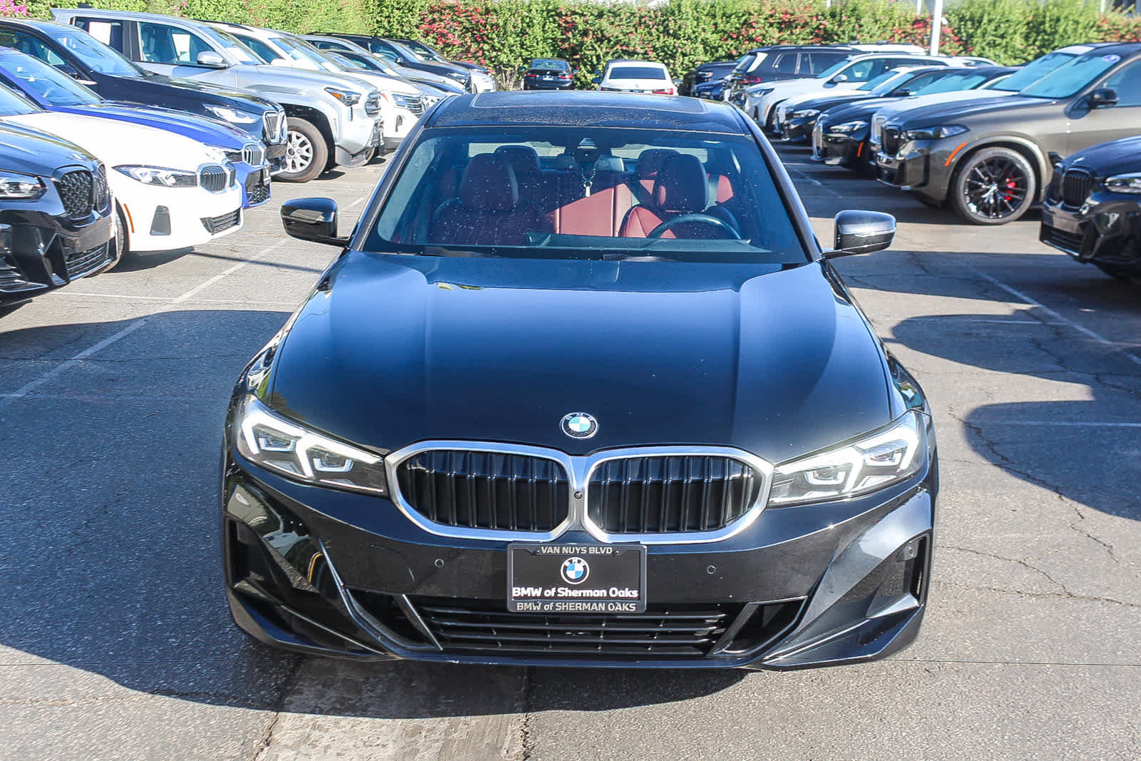 Used 2023 BMW 330i Sedan w/ Parking Assistance Package RWD image 3