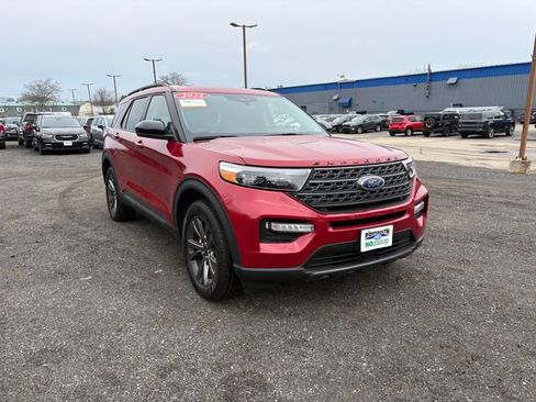 Used 2022 Ford Explorer XLT w/ Equipment Group 202A image 1