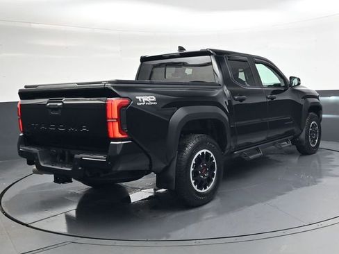 Used 2024 Toyota Tacoma TRD Off-Road w/ TRD Off Road Upgrade Package image 4