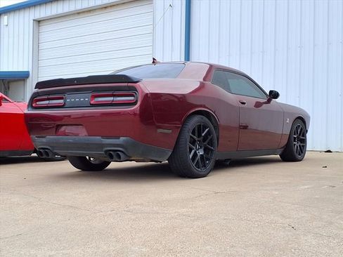 Used 2017 Dodge Challenger R/T Scat Pack w/ Leather Interior Group RWD image 2