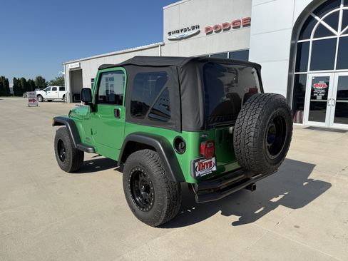 Used 2004 Jeep Wrangler 4WD w/ 30" Tire & Wheel Group image 26