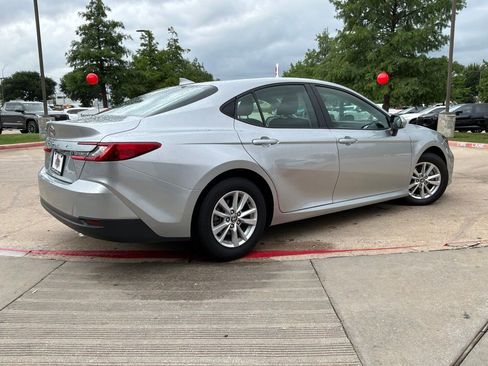 Used 2025 Toyota Camry LE FWD image 6