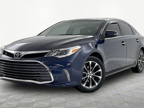 Used 2016 Toyota Avalon XLE Premium image 3