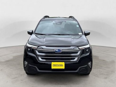 Certified 2025 Subaru Forester Premium AWD/4WD image 8