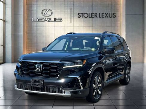 Used 2023 Honda Pilot Elite image 3
