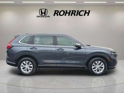 Used 2023 Honda CR-V LX image 4