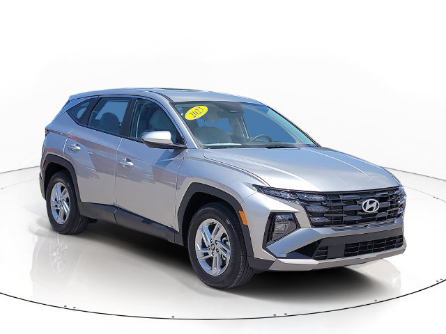 Used 2025 Hyundai Tucson SE FWD image 3