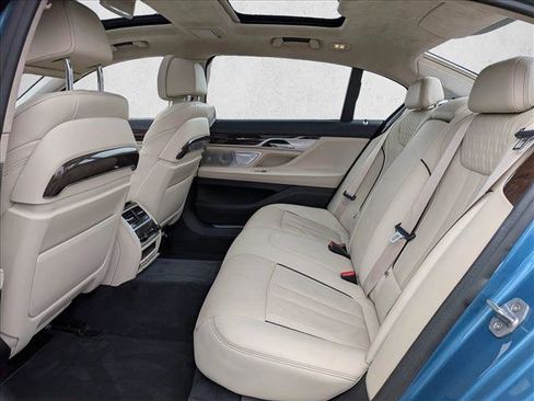 Used 2019 BMW 750i xDrive w/ Executive Package image 23