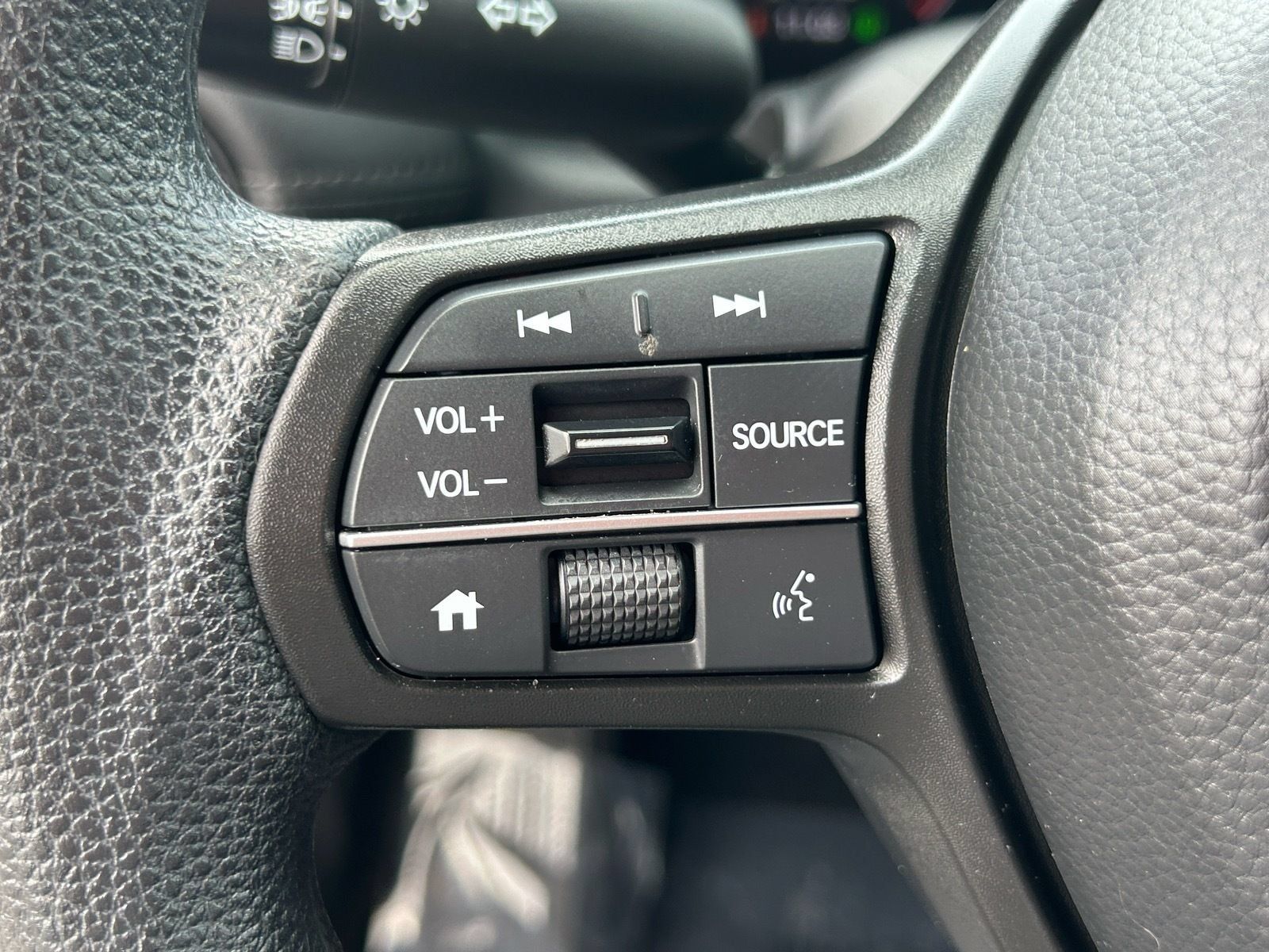 Certified 2023 Honda HR-V LX image 28