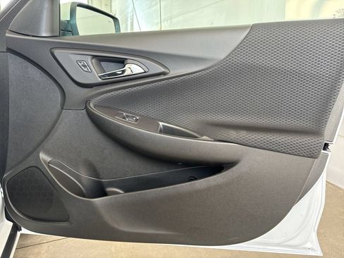 New 2025 Chevrolet Malibu RS FWD image 32