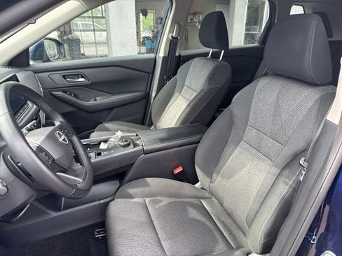 Used 2025 Nissan Rogue SV AWD/4WD image 10