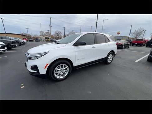 Certified 2024 Chevrolet Equinox LS w/ LS Convenience Package image 4