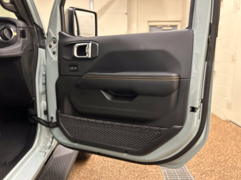 New 2027 Jeep Wrangler Unlimited Sahara AWD/4WD image 18