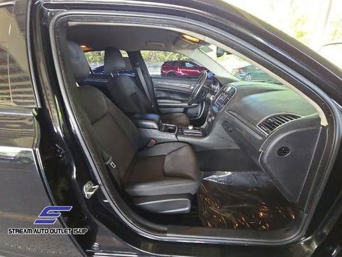 Used 2021 Chrysler 300 Touring w/ Sport Appearance Package image 15