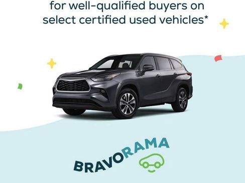 Used 2023 Chevrolet Traverse LT w/ LPO, Floor Liner Package image 4