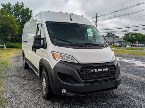 Used 2026 RAM ProMaster 2500 w/ Convenience Group FWD image 3